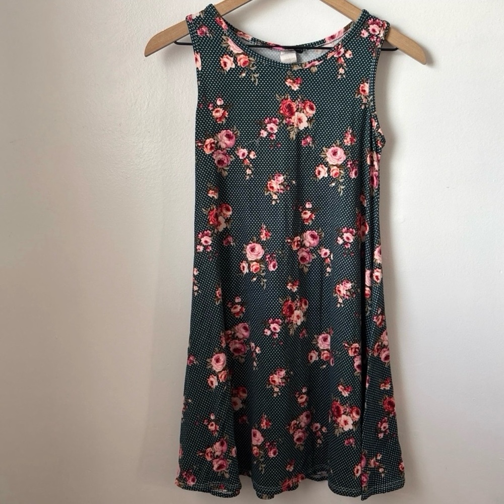 women’s green floral dress